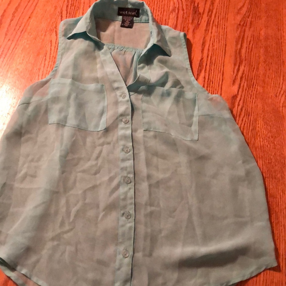 Wetseal Buttondown sleeveless blouse